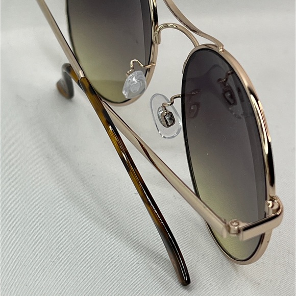 Gold Frame Oversized Round Sunglasses - Picture 6 of 6